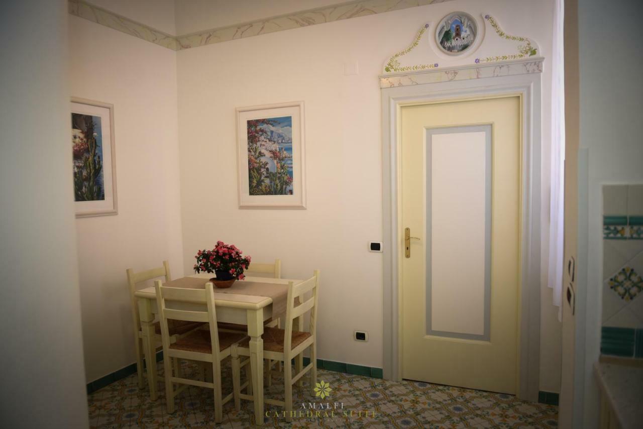 Cathedral Apartment *